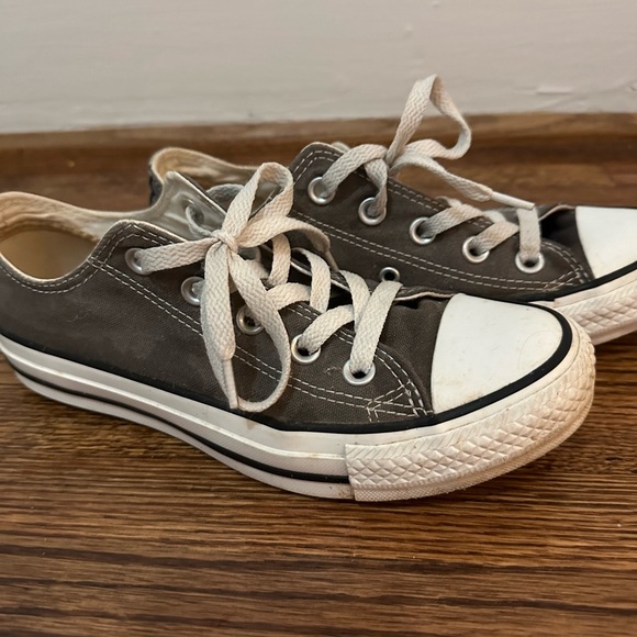 Converse All Stars Chuck Taylor Size kids 5.5 (also fits women’s 6.5) - Picture 3 of 6